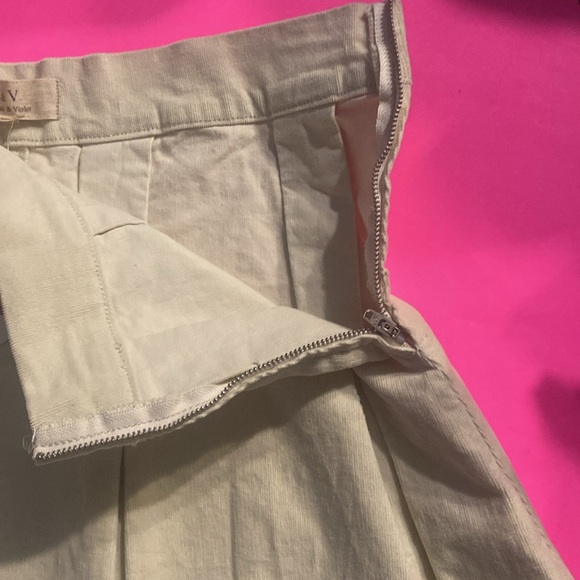 High Rise Corduroy Pleated Juniors Mini Skirt with Frayed Hem, Size M, Ivory NWT - Picture 10 of 10